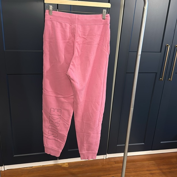 Nike sweatpants - Picture 2 of 2